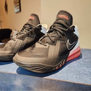 Nike LeBron XVIII Low Heart of a Lion